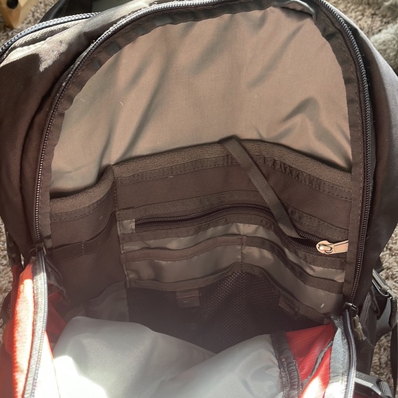 North face backpack - Picture 3 of 4